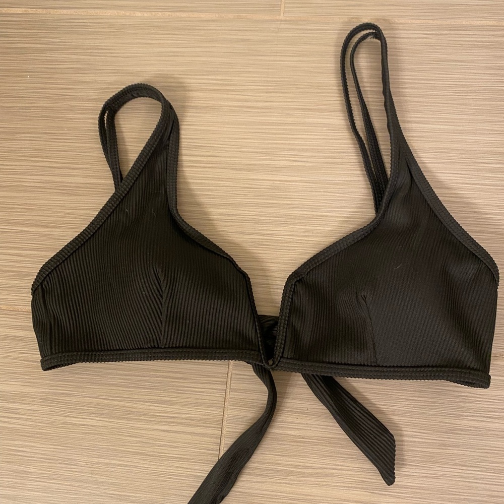 Black bikini top